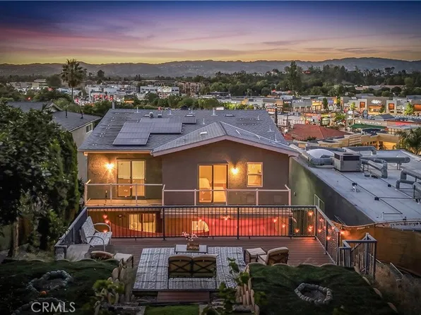 5348 Calatrana Dr, Woodland Hills, CA 91364