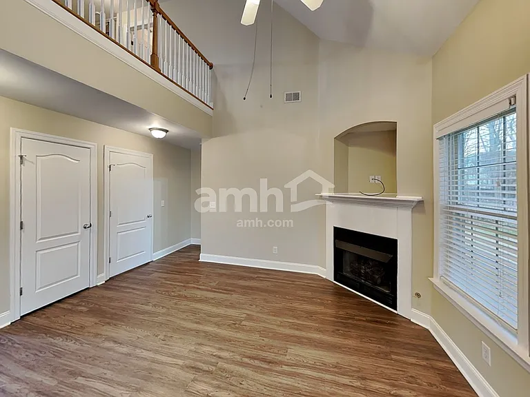 4013 Lilac Ln — Photo 8
