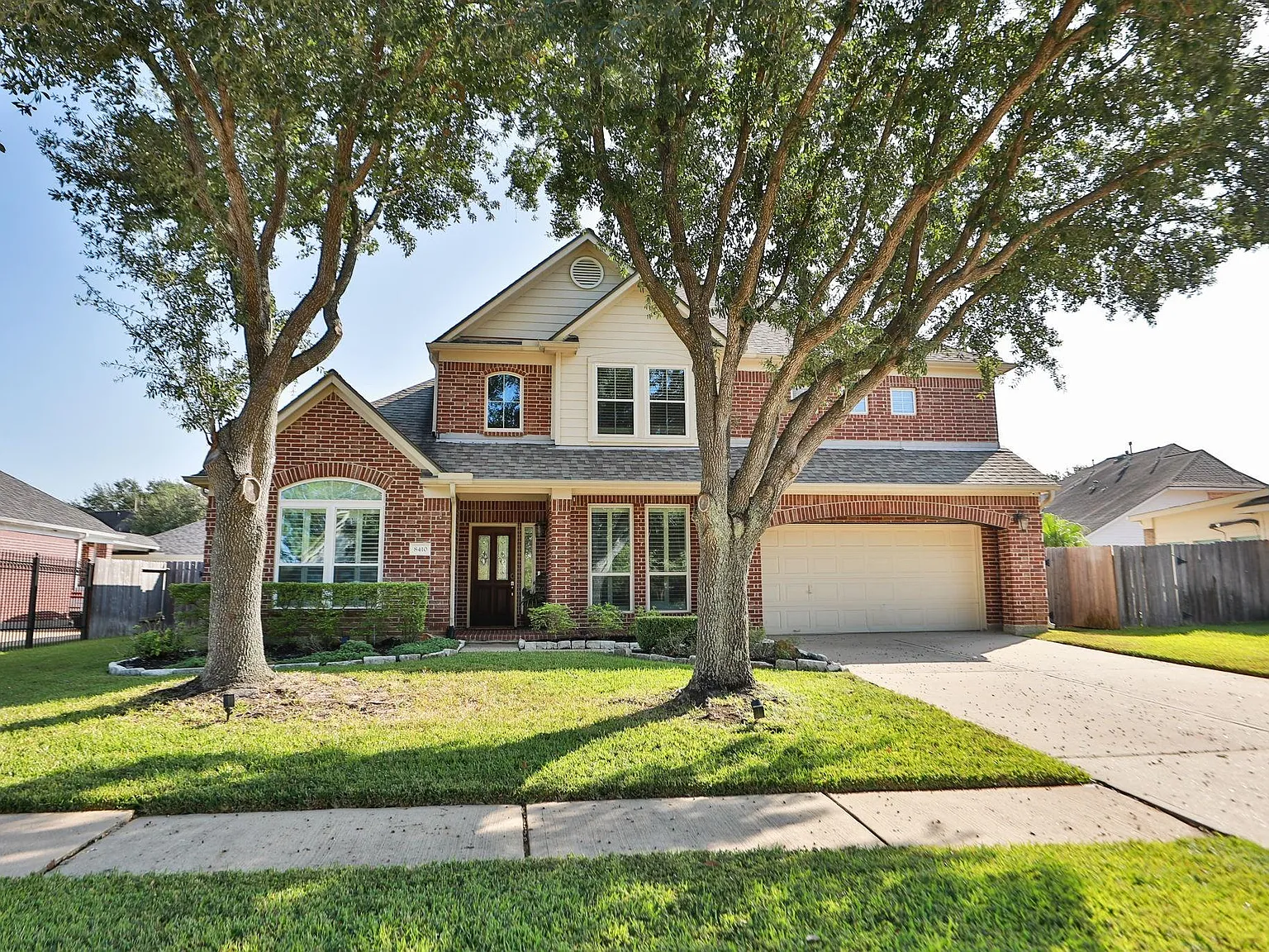 5 bed, 3.5 bath, 3832 sqft, $3,500 — Photo 1