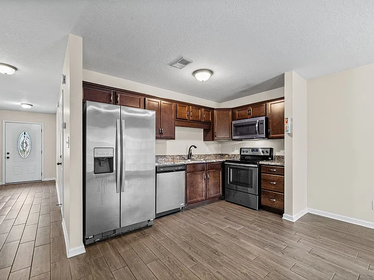 754 Robb Ave — Photo 7