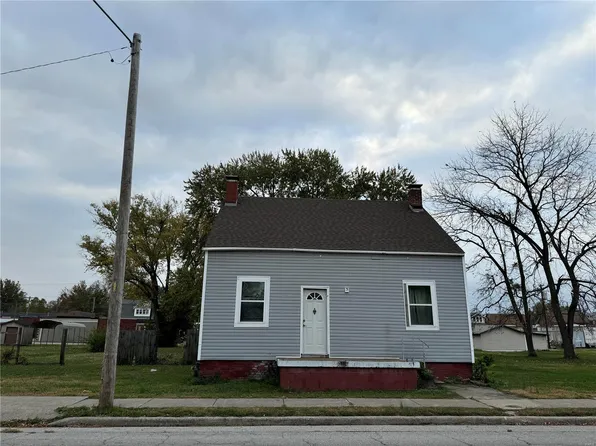923 S High St, Belleville, IL 62220