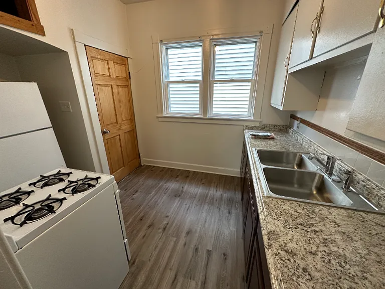 1312B Maryland Ave — Photo 2