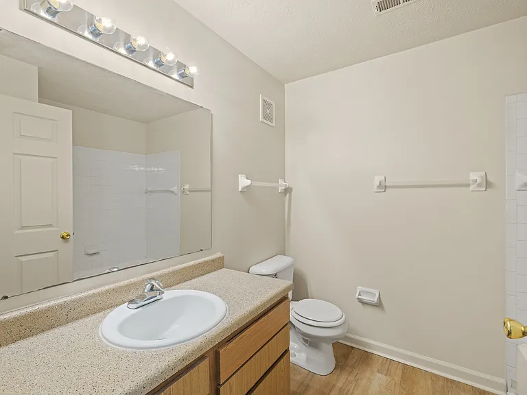Springview Apartments — Photo 94