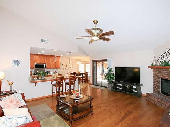 4th image of 516 Francisco Ct