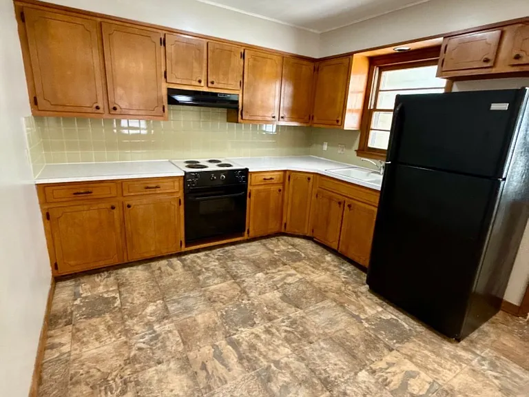 808 Davis Blvd — Photo 3
