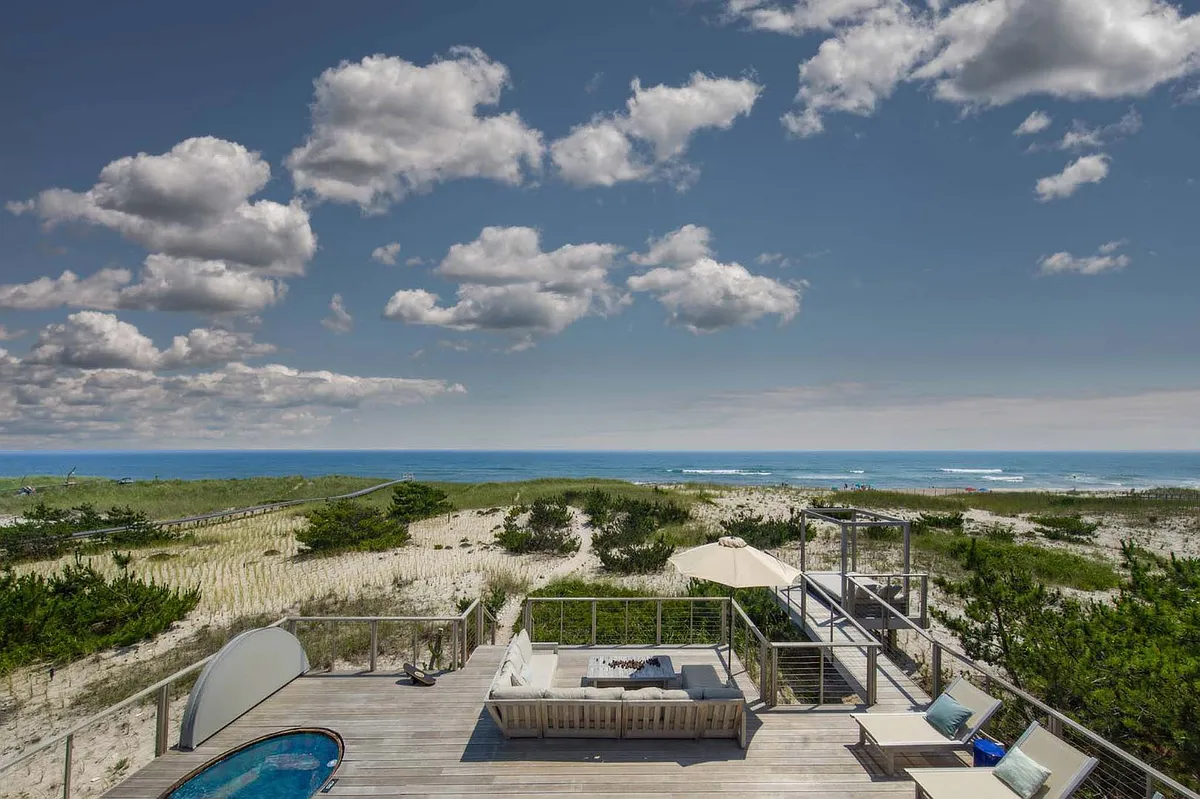 Building Photo - 615 Dune Rd