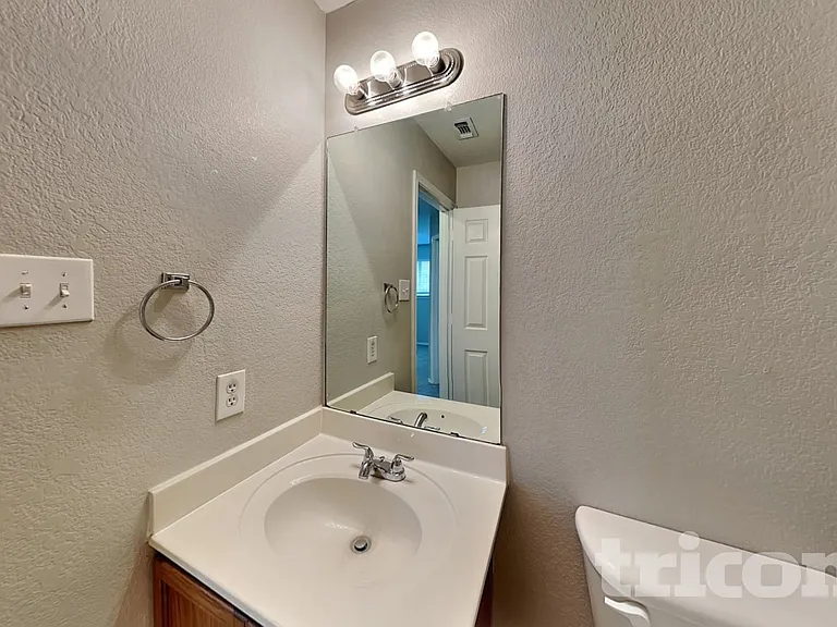 8210 Grissom Cir — Photo 14