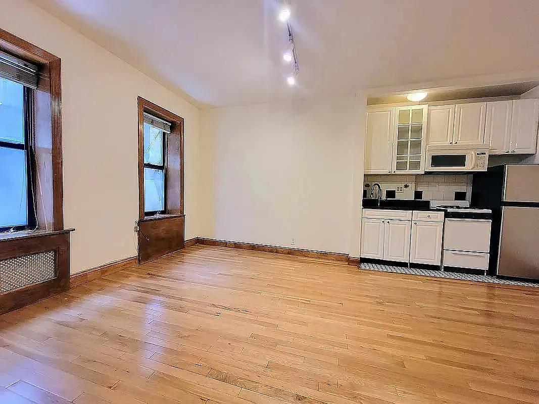 150 West 21st Street — Photo 4