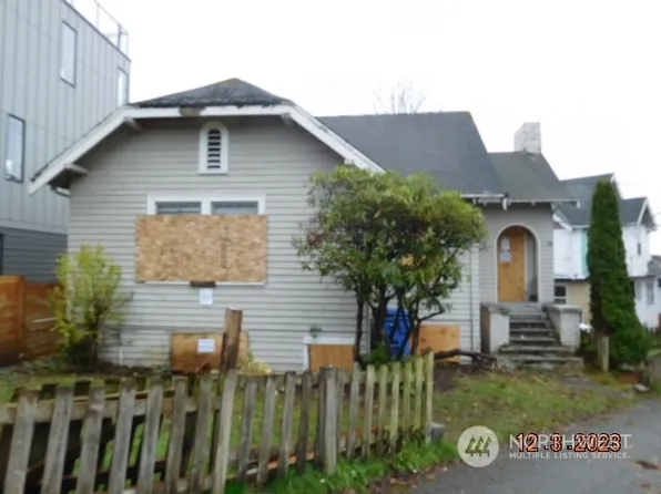 7500 4th Avenue NE, Seattle, WA 98115