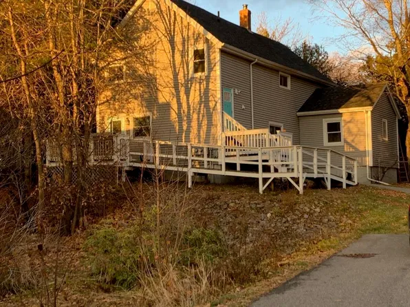 10 Dudley Street, Hampden, ME 04444