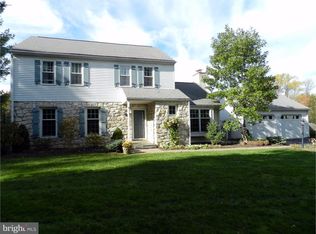 4 Four Winds Ln, Malvern, PA 19355