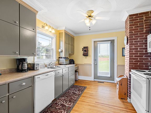 3rd image of 6685 Rustico Rd