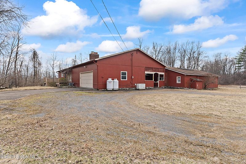 5th image of 660 Tanner Road