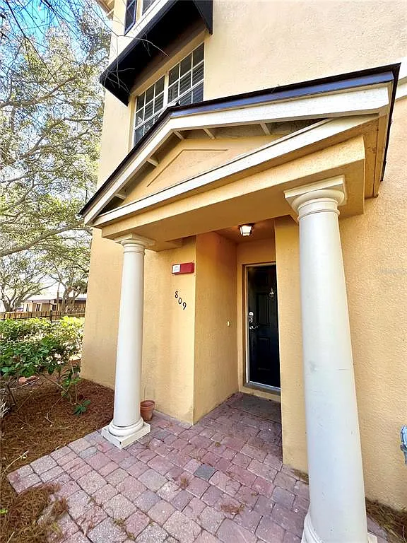 2 bed, 2.5 bath, 1600 sqft, $3,490 — Photo 4