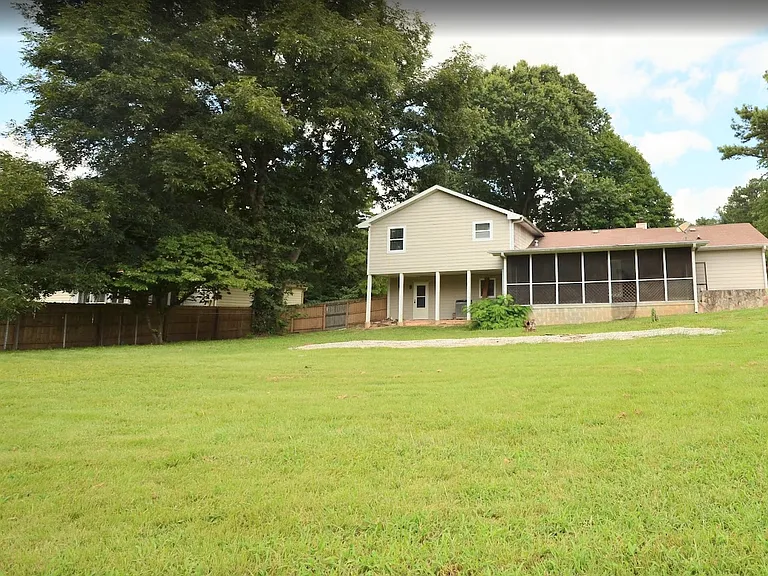 1495 Haynes Ct — Photo 16