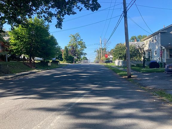 5th image of 73 Watkins Ave