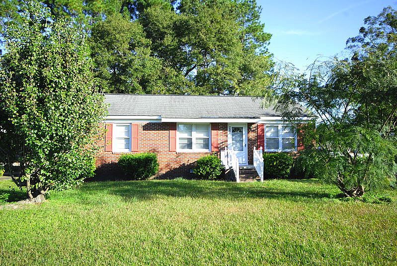 1st image of 207 Dixie Trl