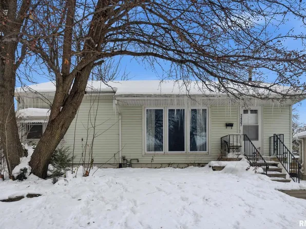 2427 29 1/2 St, Rock Island, IL 61201