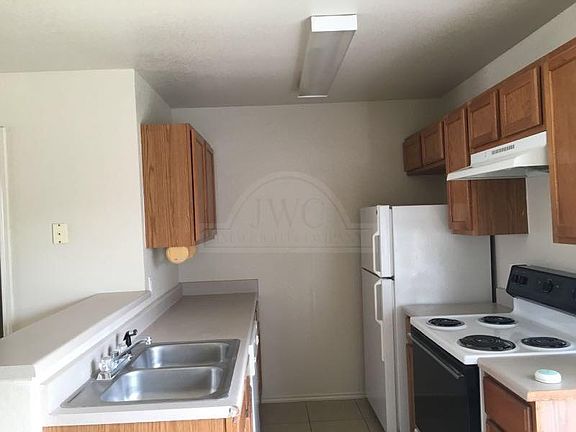 2nd image of 5801 Redstone Dr APT D