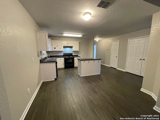 3 bed, 2.0 bath, 1233 sqft, $1,395 — Photo 4