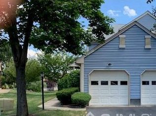 2D Surrey Ct, Monroe Township, NJ