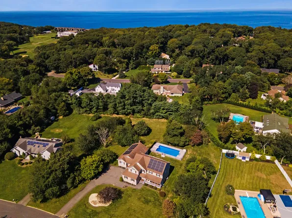 40 Palane S, Baiting Hollow, NY 11933