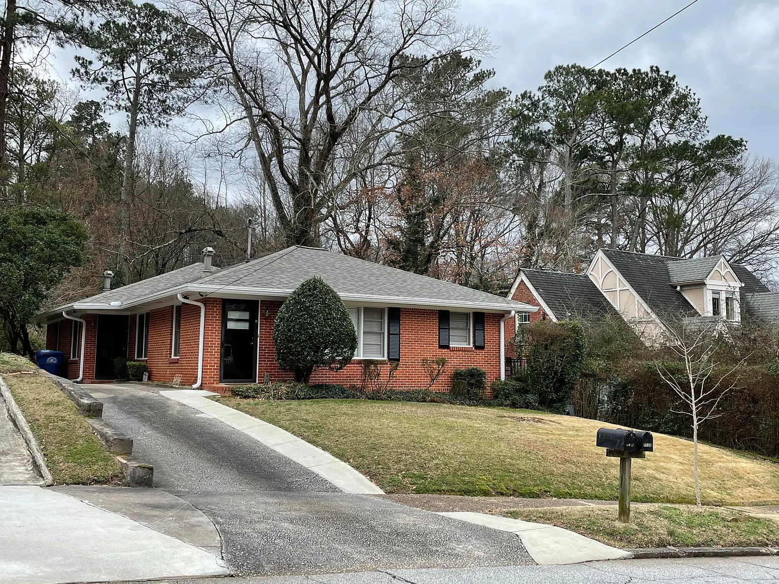 2 bed, 750 sqft, $2,100 — Photo 1