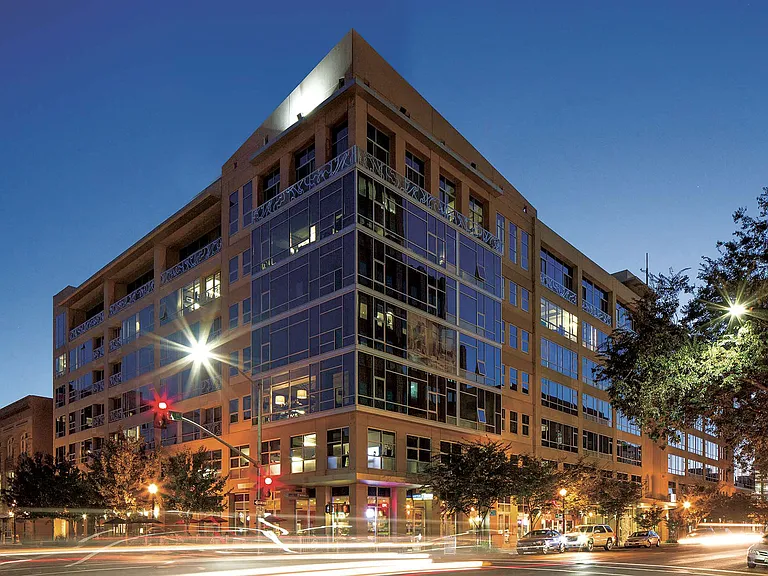 800J Lofts