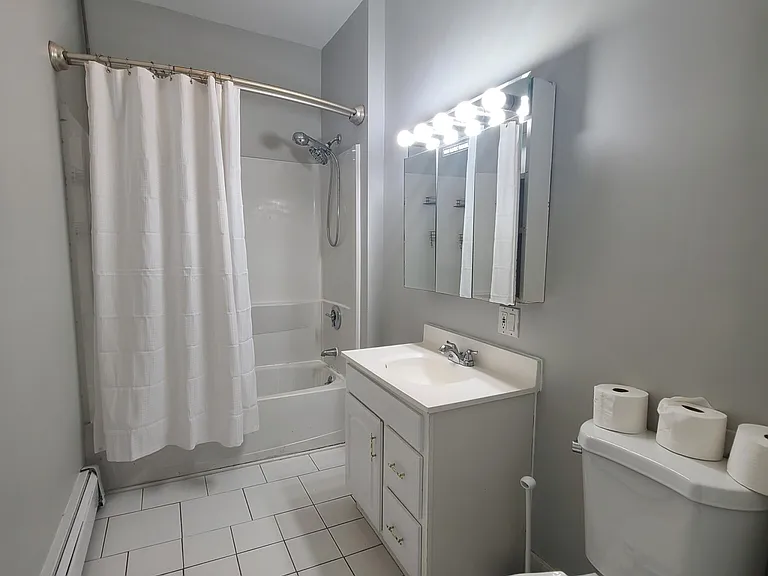 347 W 4th St #3 — Photo 25