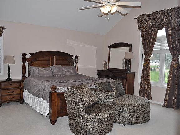 5th image of 8991 Albany Ct