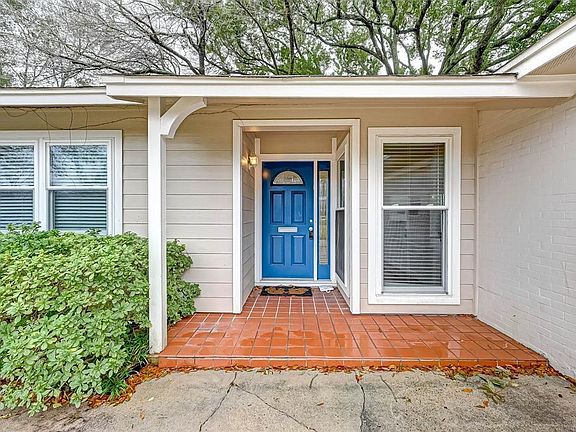 2nd image of 9407 Winsome Ln