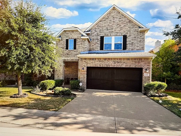 3108 Hereford Dr — Photo 2