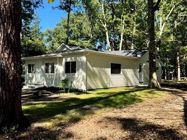 51 Bishop St, Browns Mills, NJ 08015