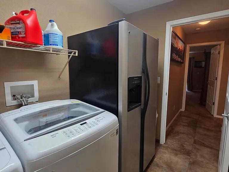 2121 E Desert Lakes Dr — Photo 34