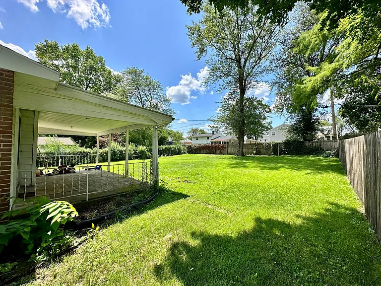 1942 Crooked Oak Dr — Photo 9