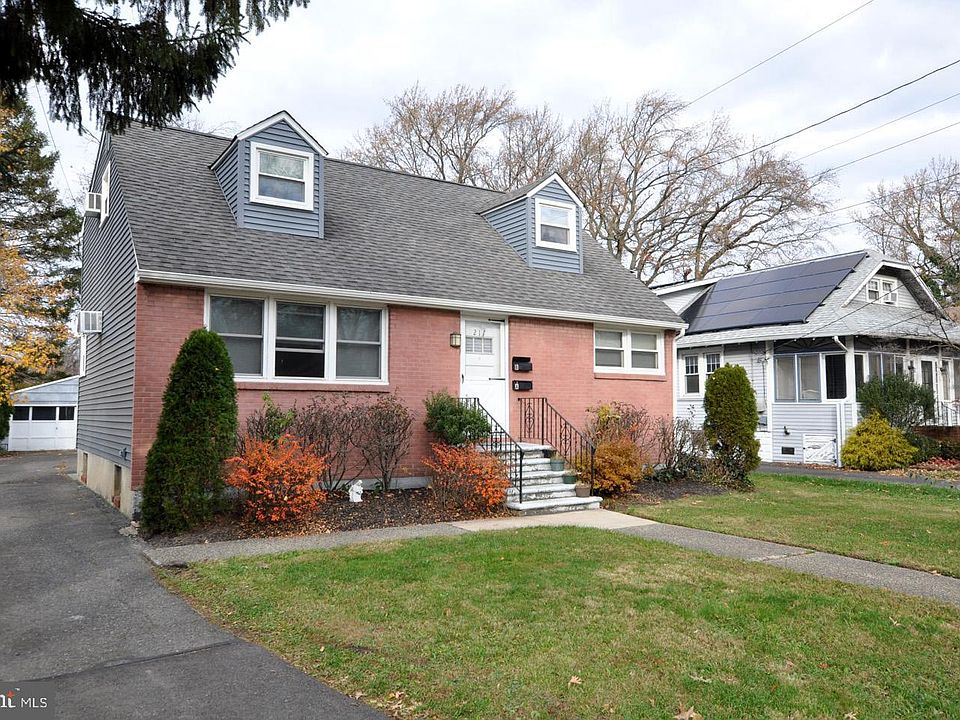 1st image of 217 W Cuthbert Blvd