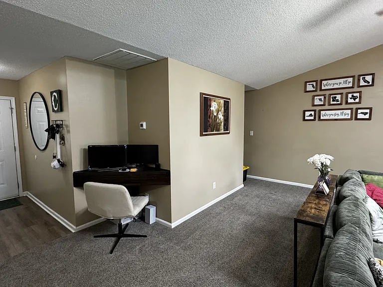 95 Pollard Dr — Photo 3