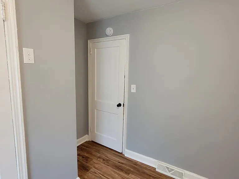 1418 Winston Dr — Photo 19