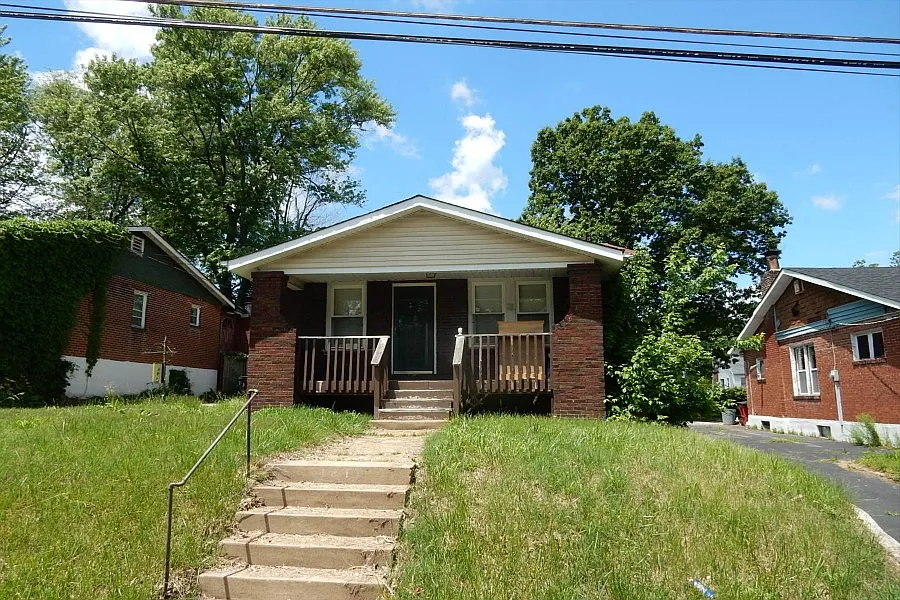 1211 Verl Pl photo 1