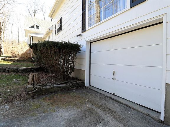 5th image of 771 Moss Hill Rd