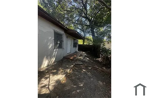 112 NE 63rd St Photo 1