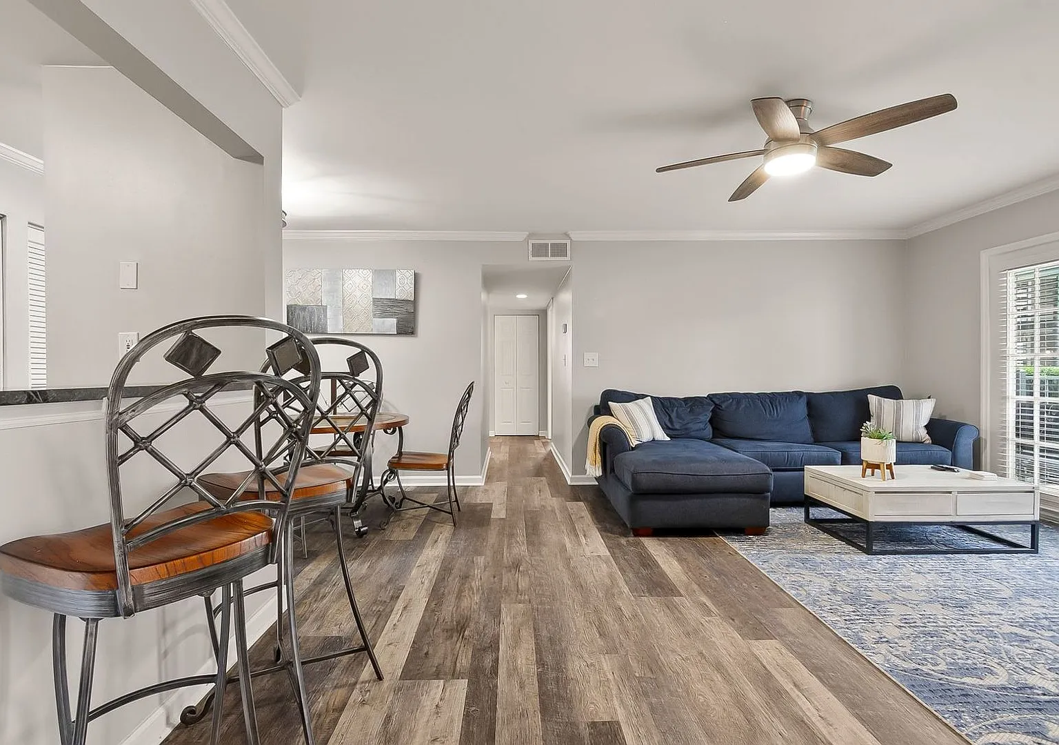 University Downs 2 Bed 2 Bath! Available Now! — Photo 2