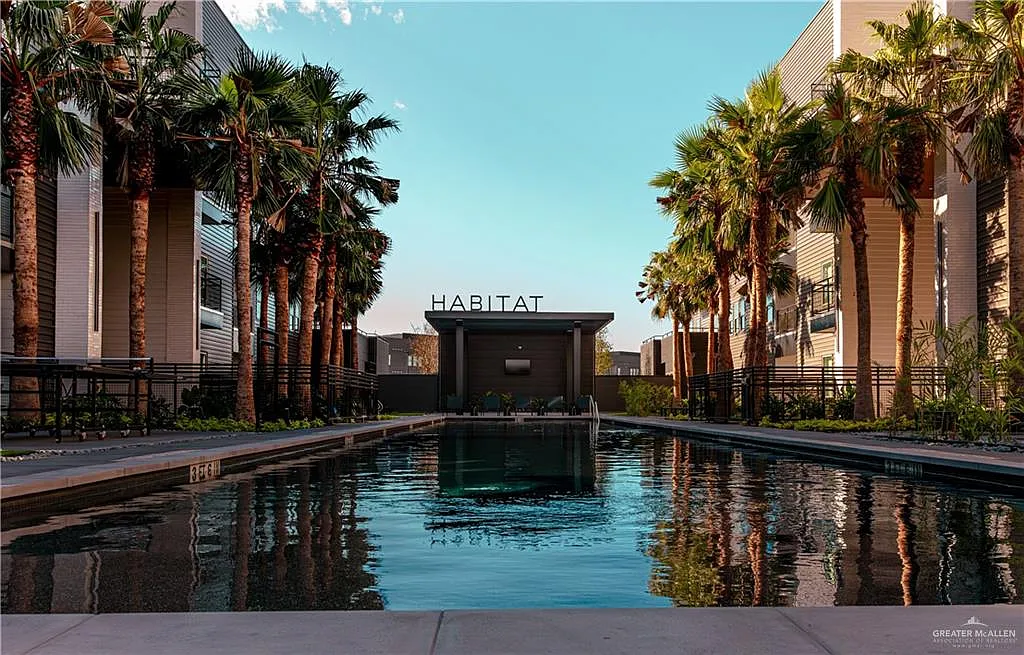 1 bed, 1.0 bath, 485 sqft, $1,035 — Photo 2