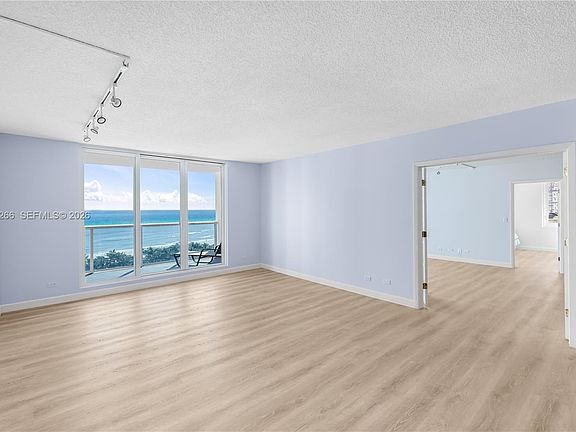 3rd image of 2301 Collins Ave #1038/1039