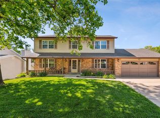 877 San Sebastian Dr, Fenton, MO