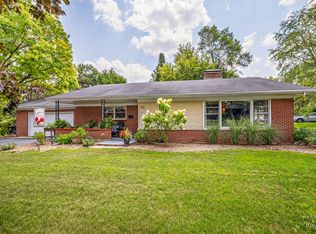 521 Skyline Dr, Fox River Grove, IL 60021