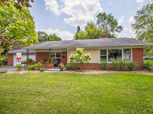 521 Skyline Dr, Fox River Grove, IL 60021