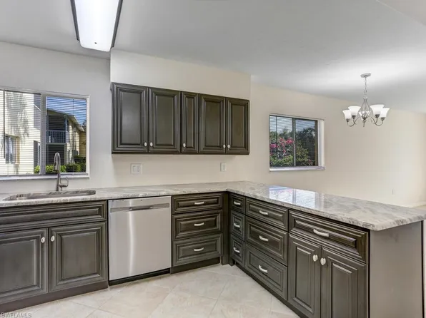 8135 Country RD #103, FORT MYERS, FL 33919