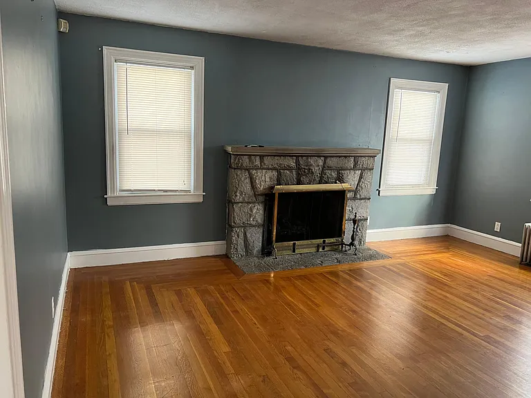 1-346 Princess Ave #1 — Photo 9