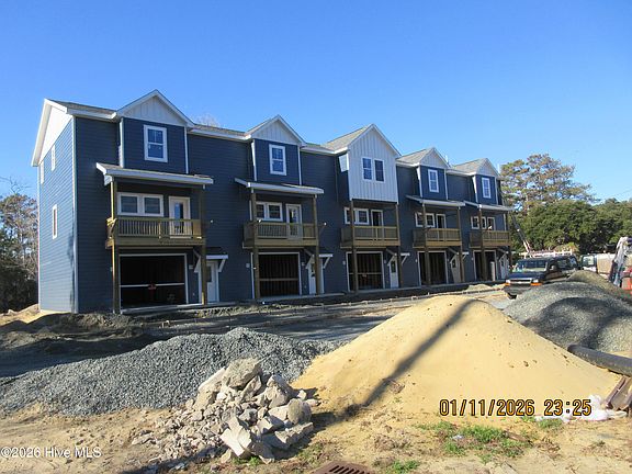 2nd image of 1208 Swan Street Unit 2